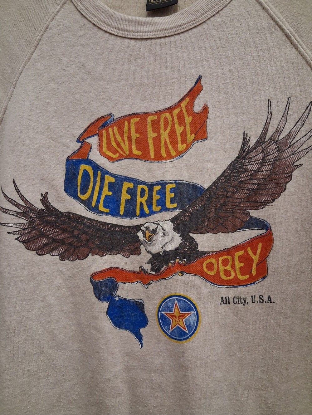 Vintage Obey "Live Free Die Free" Crewneck Sweatshirt Size Large USA